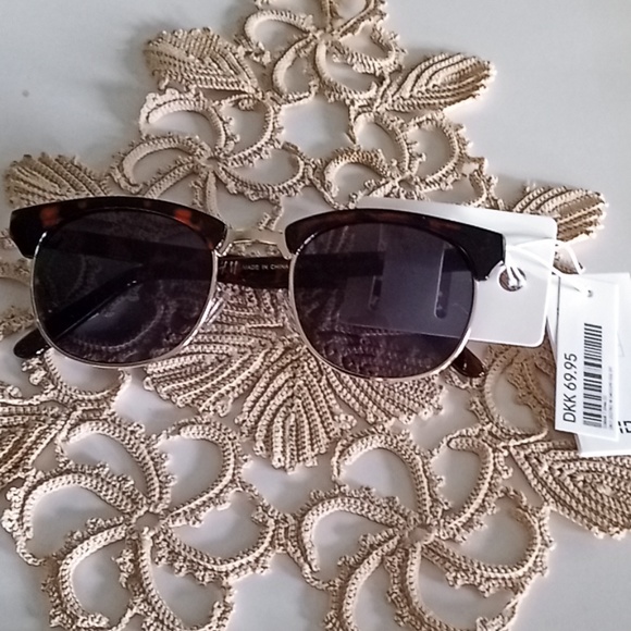 Sunglasses - Picture 1 of 3